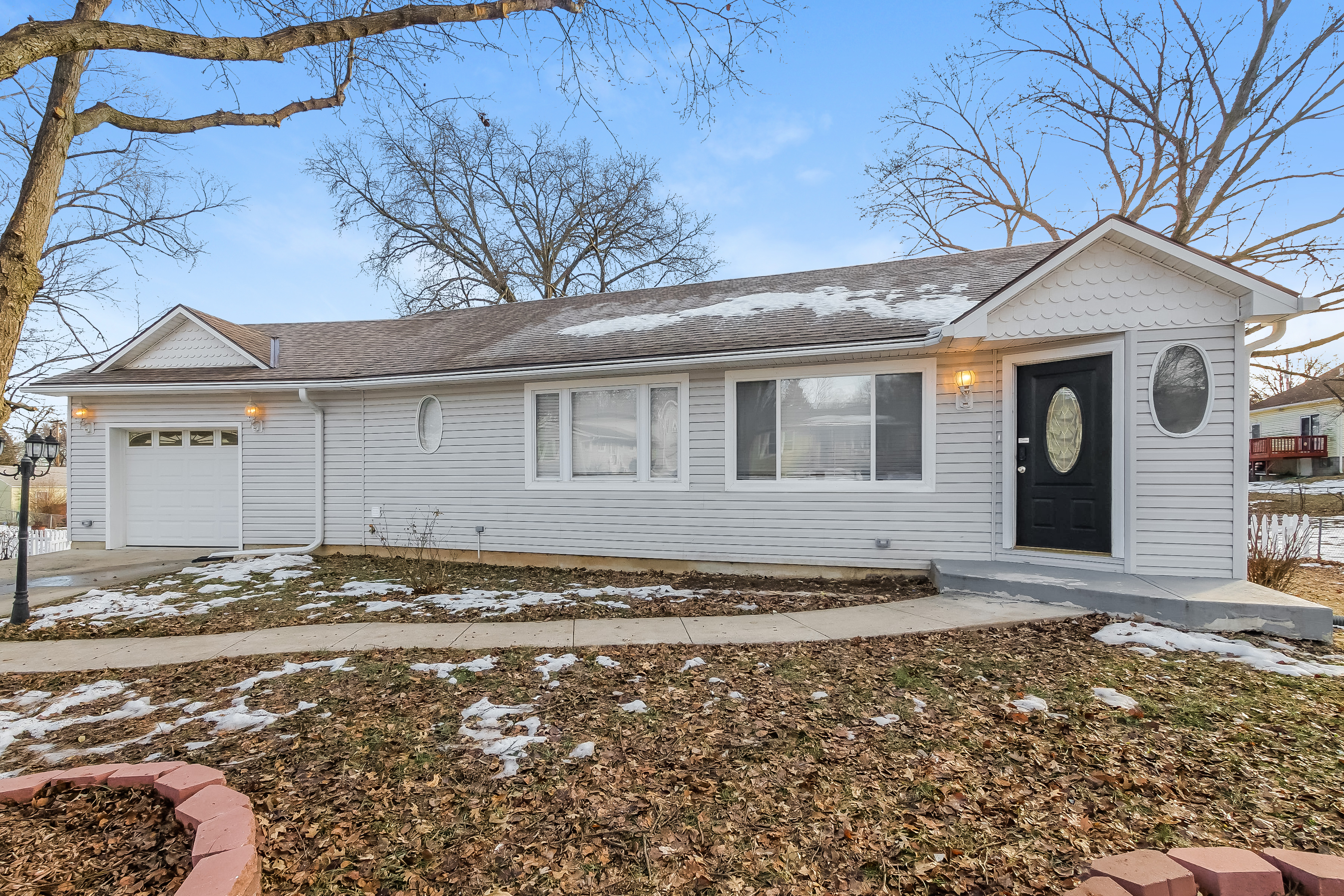 1507 GRAND AVE LEAVENWORTH, KS 66048